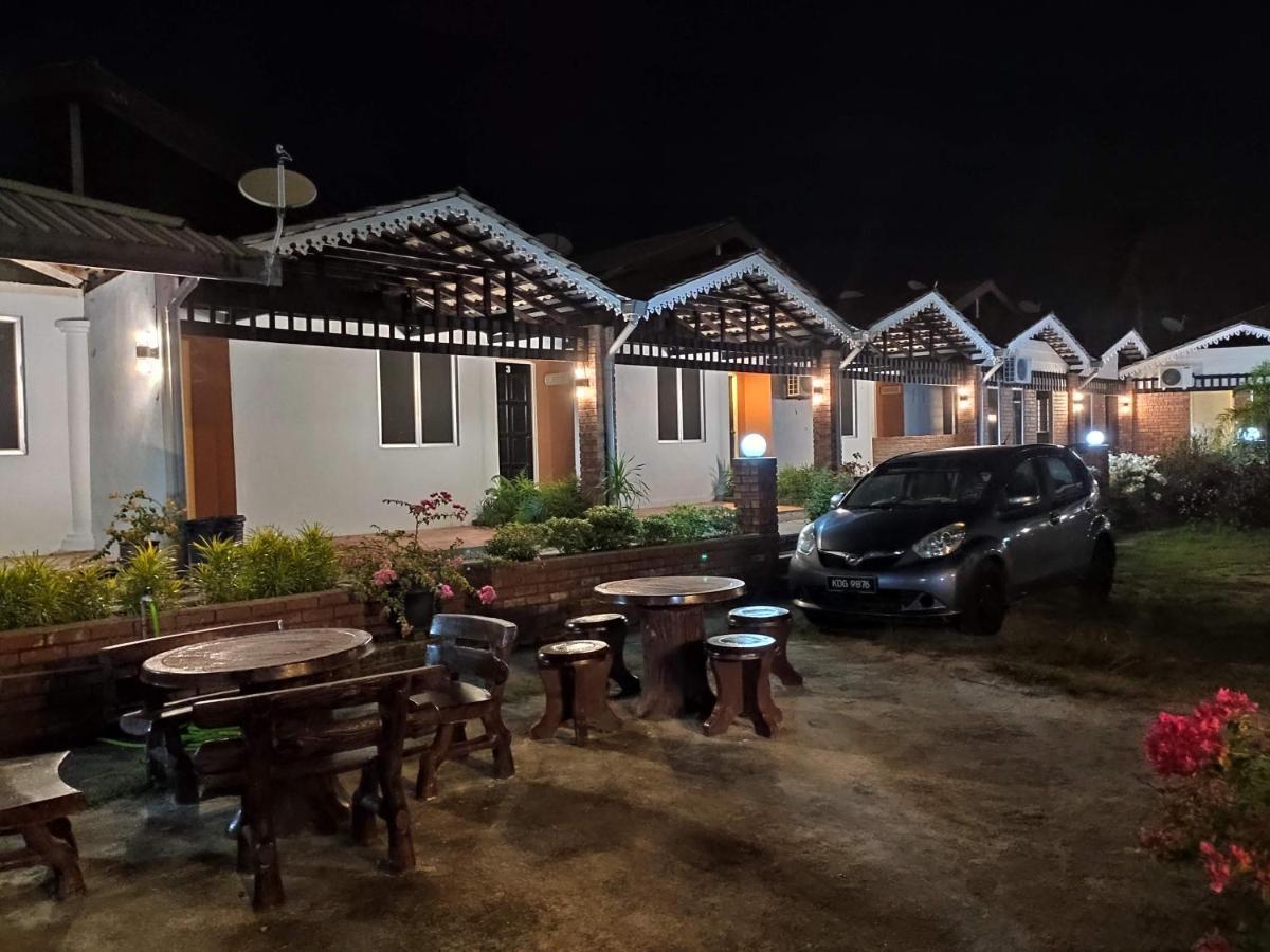 Pondok Muara Chalet Motel Pantai Cenang  Eksteriør bilde